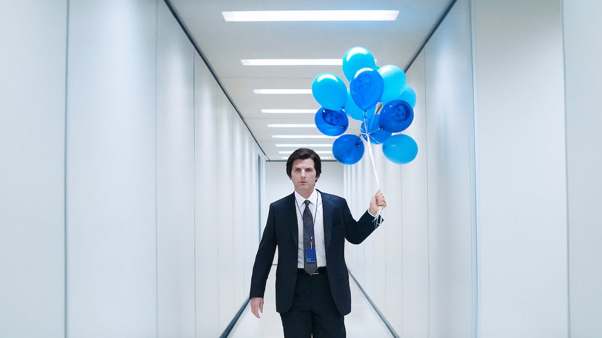 Adam Scott como Mark, protagonista de 'Separação'. (Foto: Apple Tv)