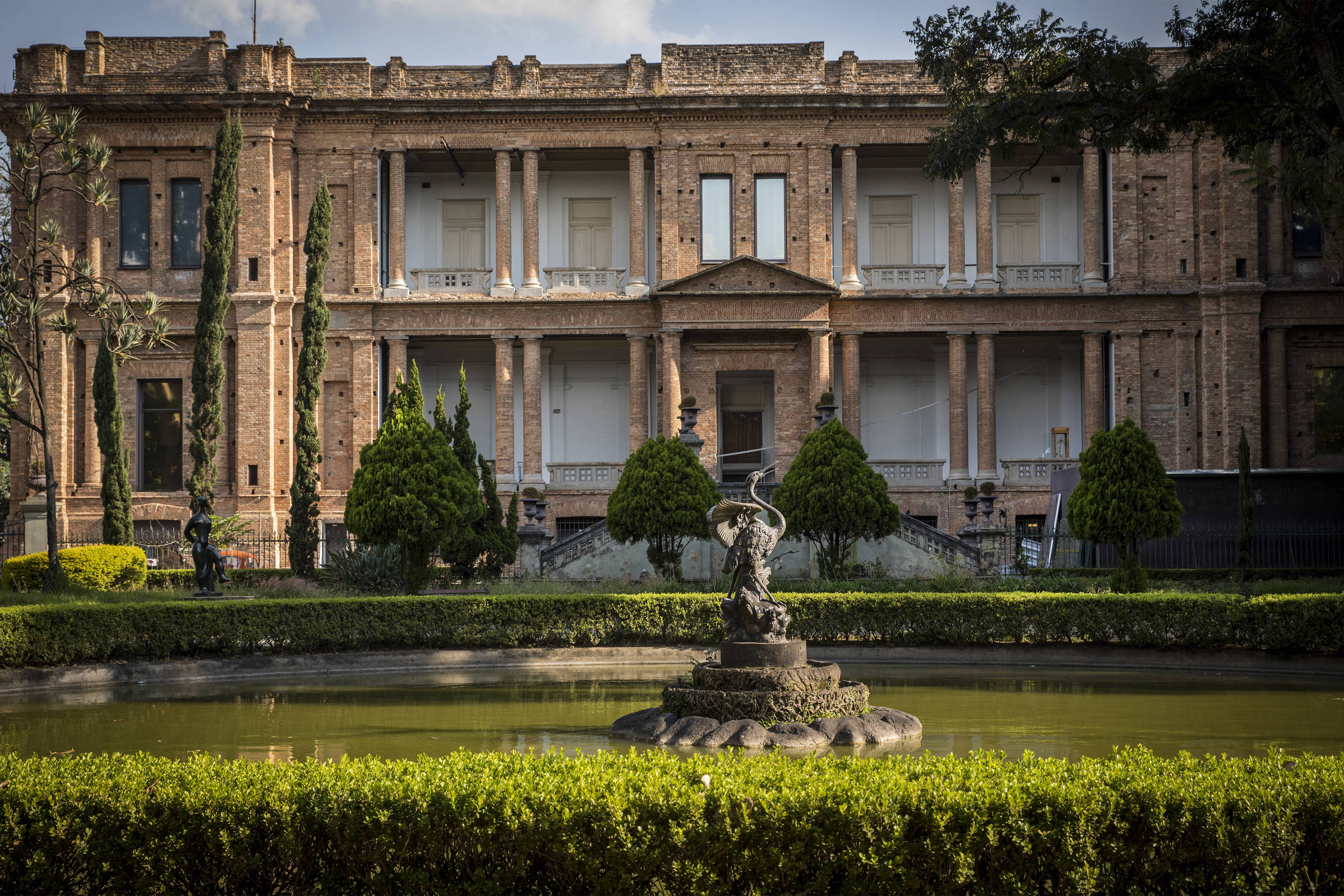 Folha homenageia os destaques da gastronomia paulista em evento na Pinacoteca Edifício da Pinacoteca do Estado de São Paulo, vista do Jardim da Luz (Foto: Eduardo Knapp/Folhapress)
