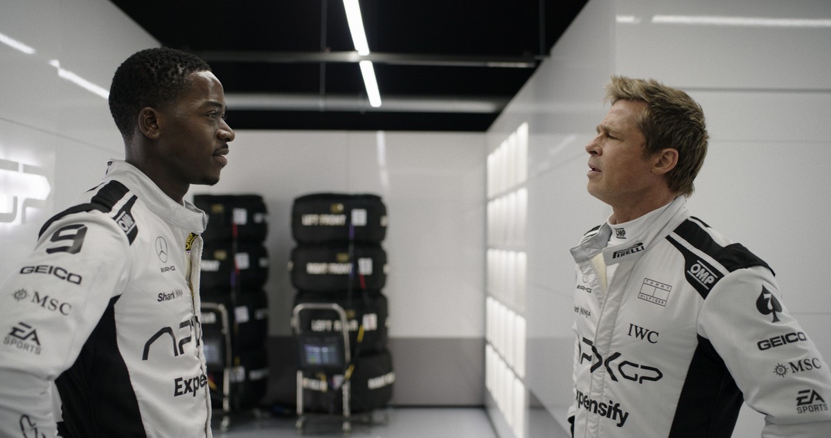 Filme 'F1' imerge espectadores na adrenalina das corridas com Brad Pitt e Hamilton Damson Idris e Brad Pitt em 'F1: o filme' (Foto: Divulgação)