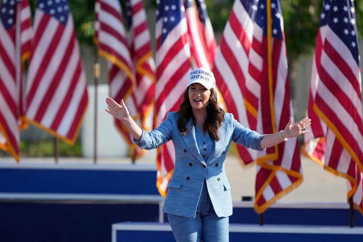Secretária de Agricultura Brooke Rollins em um comício de Trump em Iowa na quinta-feira passada. (Foto: Associated Press/LaPresse)