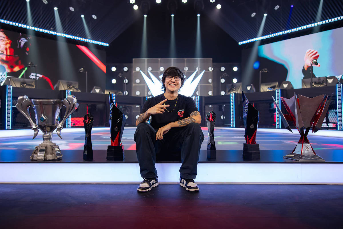 Campeão de LoL anuncia pausa na carreira aos 28 anos para 'respirar' e refletir Campeão de LoL anuncia pausa na carreira aos 28 anos para 'respirar' e refletir