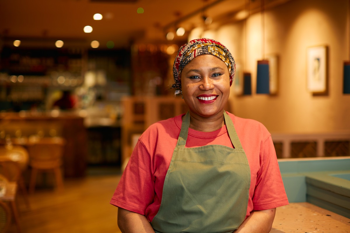 Chef Adejoké Bakaré se torna a primeira mulher preta a receber prêmio Michelin A chef nigeriana Adejoké Bakaré (Foto: Divulgação)