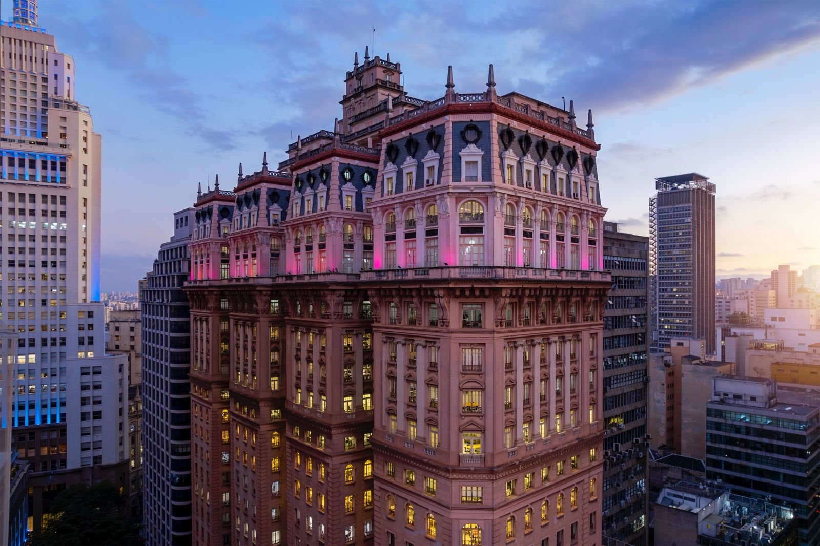 Grupo Tokyo revitaliza Martinelli e reintroduz tour histórico em São Paulo Em 2023, o Grupo Tokyo ganhou uma licitação da prefeitura, e os quatro últimos andares do Martinelli estão sob sua concessão. (Foto: Divulgação)
