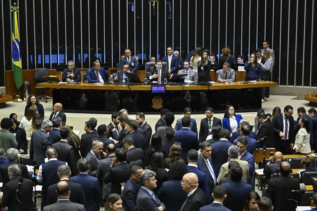 Plenário da Câmara dos Deputados durante sessão do Congresso (Foto: Andressa Anholete/Agência Senado)