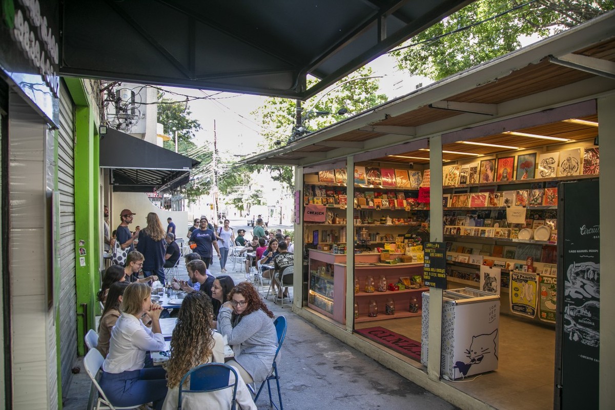 Botequins cariocas se tornam centros culturais com arte, literatura e debates populares