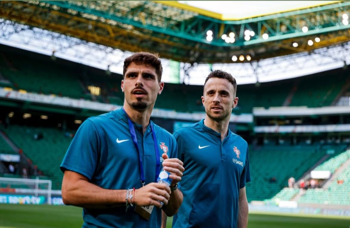 Pedro Neto e Diogo Jota relembram parceria no Wolverhampton e na seleção portuguesa Pedro Neto e Diogo Jota pela seleção portuguesa (Foto: Reprodução/Redes Sociais)
