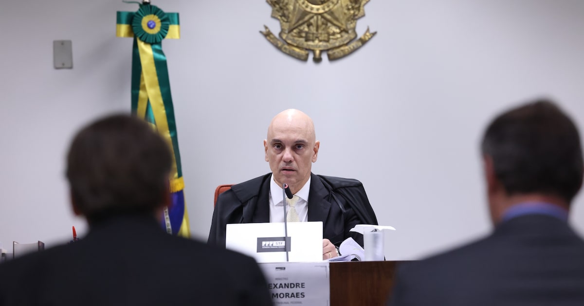 Moraes agenda depoimentos de testemunhas dos núcleos 3 e 4 do plano de golpe O ex-presidente da República Jair Messias Bolsonaro durante depoimento ao ministro Alexandre de Moraes, relator do caso e ao Procurador-Geral da República (PGR) Paulo Gonet na ação penal que julga a tentativa de golpe de estado. (Foto: TON MOLINA / STF)