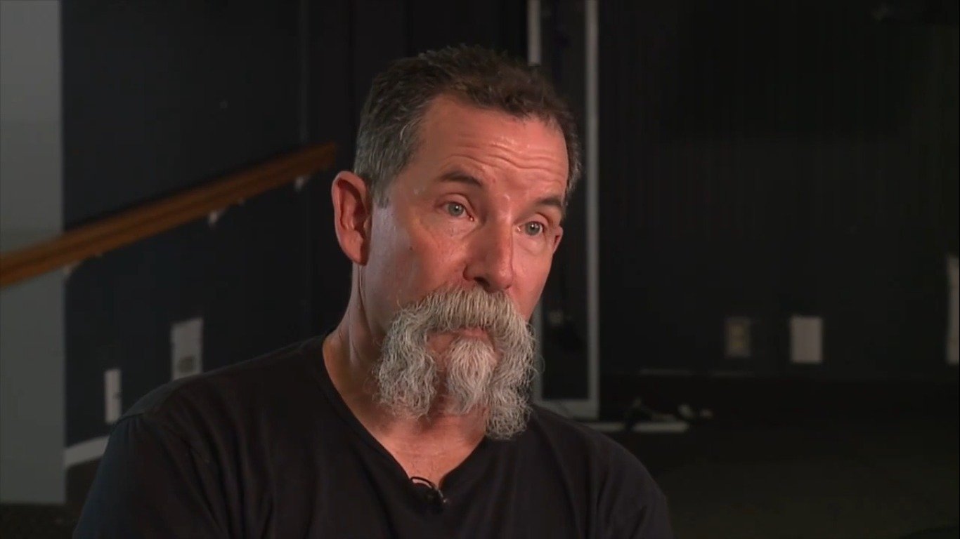 Jay Trombley, um dos seguranças da igreja. (Foto: Reprodução/WXYZ)