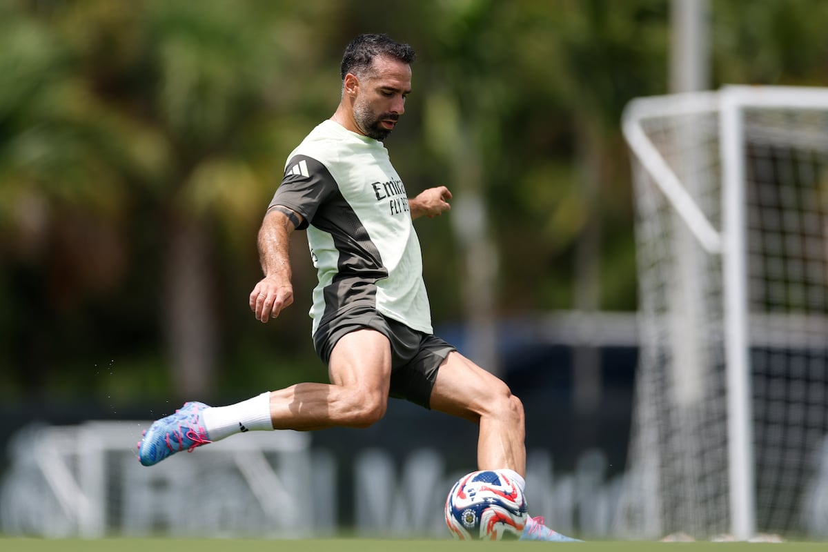 Dani Carvajal retorna aos gramados após nove meses de recuperação da lesão na joelho Dani Carvajal, em um treinamento do Real Madrid em The Gardens. (Foto: Antonio Villalba/Real Madrid via Getty Images)