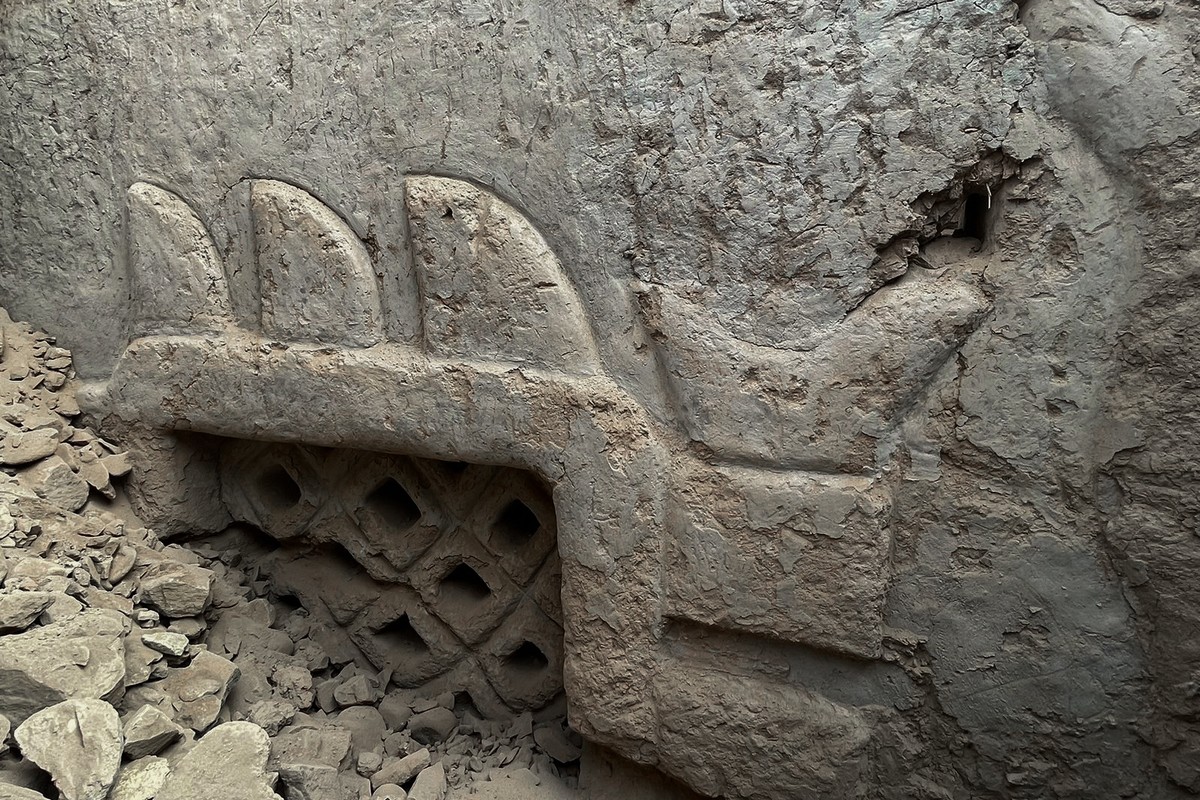 Arqueólogos encontram mural pré-hispânico de mais de 3 mil anos no Peru Mural pré-hispânico descoberto no sítio arqueológico Huaca Yolanda, na região La Libertad, no Peru (Foto: AFP/Pontifícia Universidade Católica do Peru)