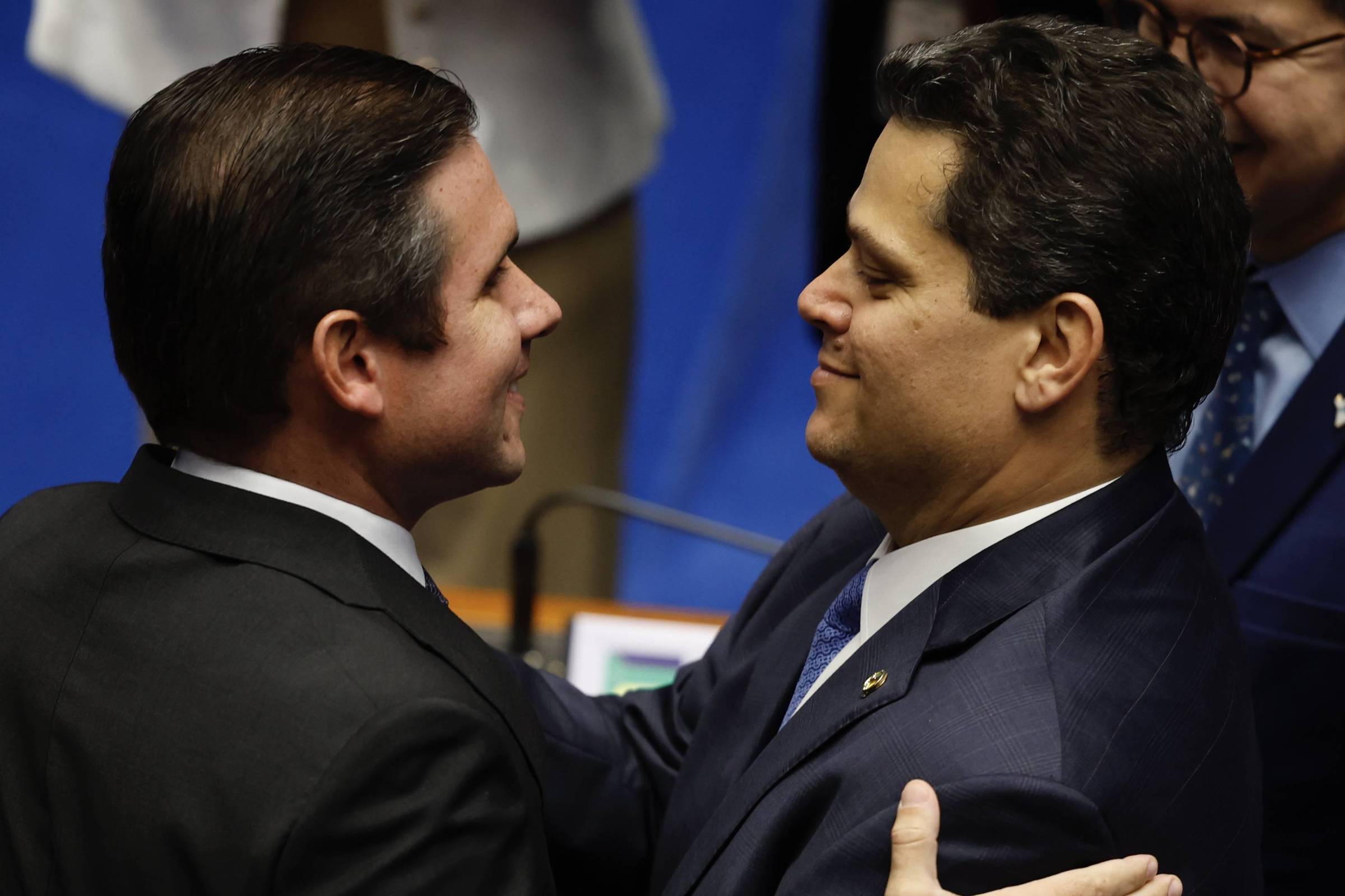 Governo sofre derrota e Motta-Alcolumbre se destacam na nova fase de Lula 3 Hugo Motta e Davi Alcolumbre no dia em que foram eleitos presidentes da Câmara e do Senado, respectivamente (Foto: Pedro Ladeira - 1º.fev.25/Folhapress)