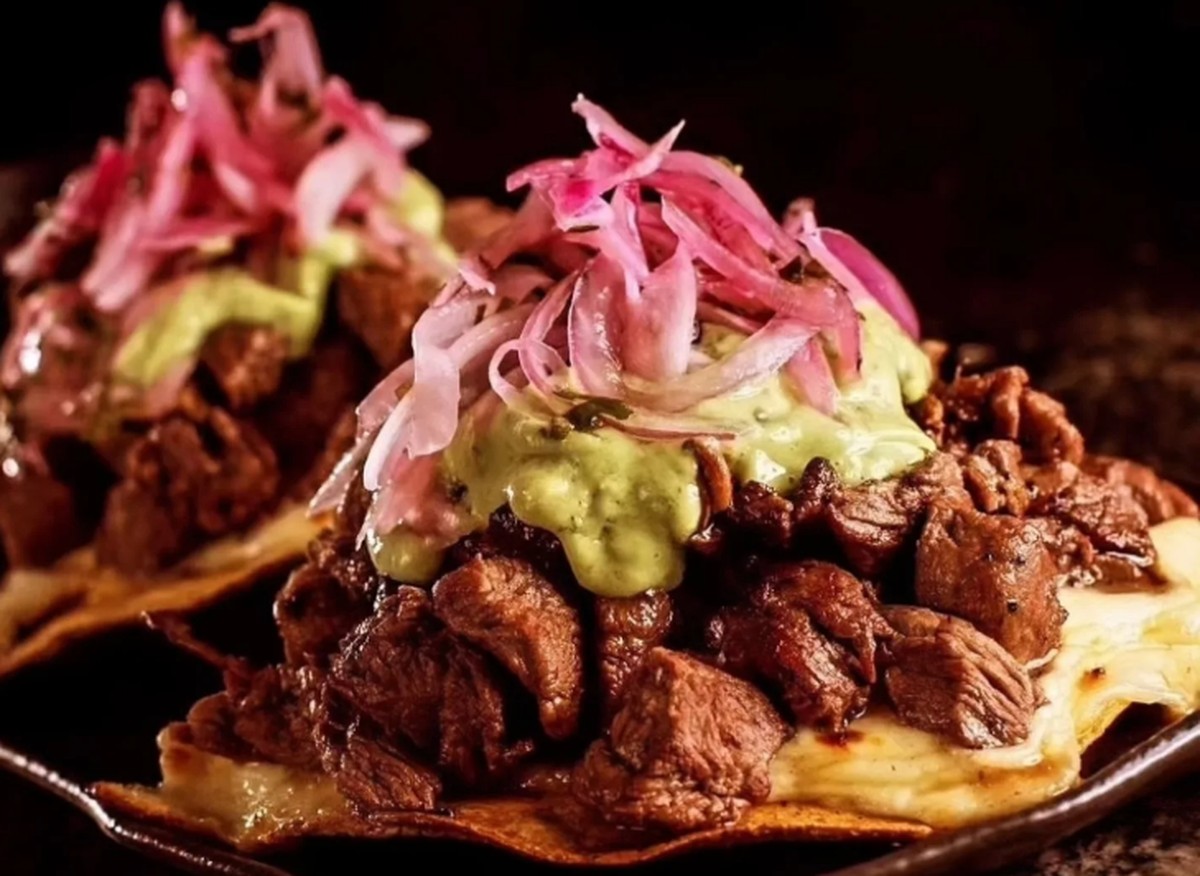 Gastronomia em alta: novo restaurante de Luciano Boseggia traz tacos mexicanos e mais Taqueria La Popular desembarca de São Paulo, com nova sede na Rua Nelson Mandela (Foto: Reprodução/Redes Sociais)