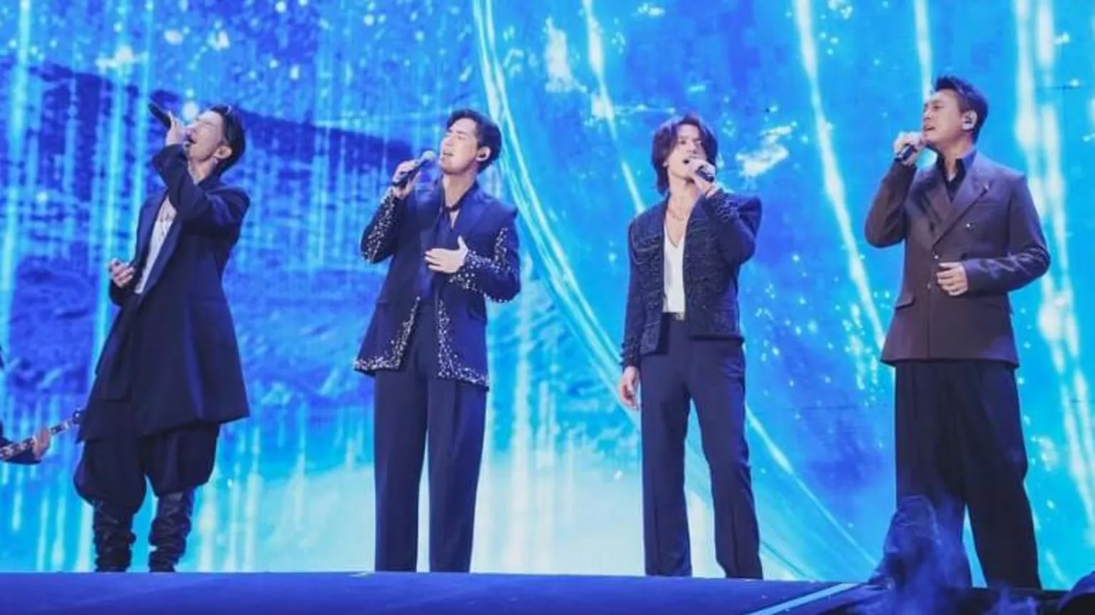 F4 de Taiwan surpreende fãs com emocionante reencontro inesperado O quarteto catapultou à fama no início dos anos 2000 após estrelarem o drama de TV Meteor Garden (Foto: Instagram/vic.chou_official)