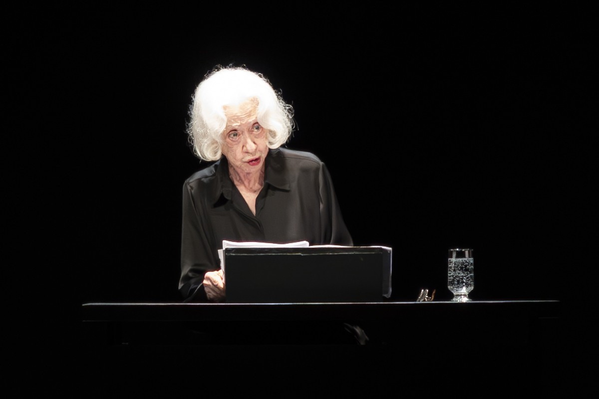 Teatros do Rio recebem Fernanda Montenegro, 'A coisa' e Rita Lee em cartaz Fernanda Montenegro em recital (Foto: Michael Félix/ Divulgação ABL)