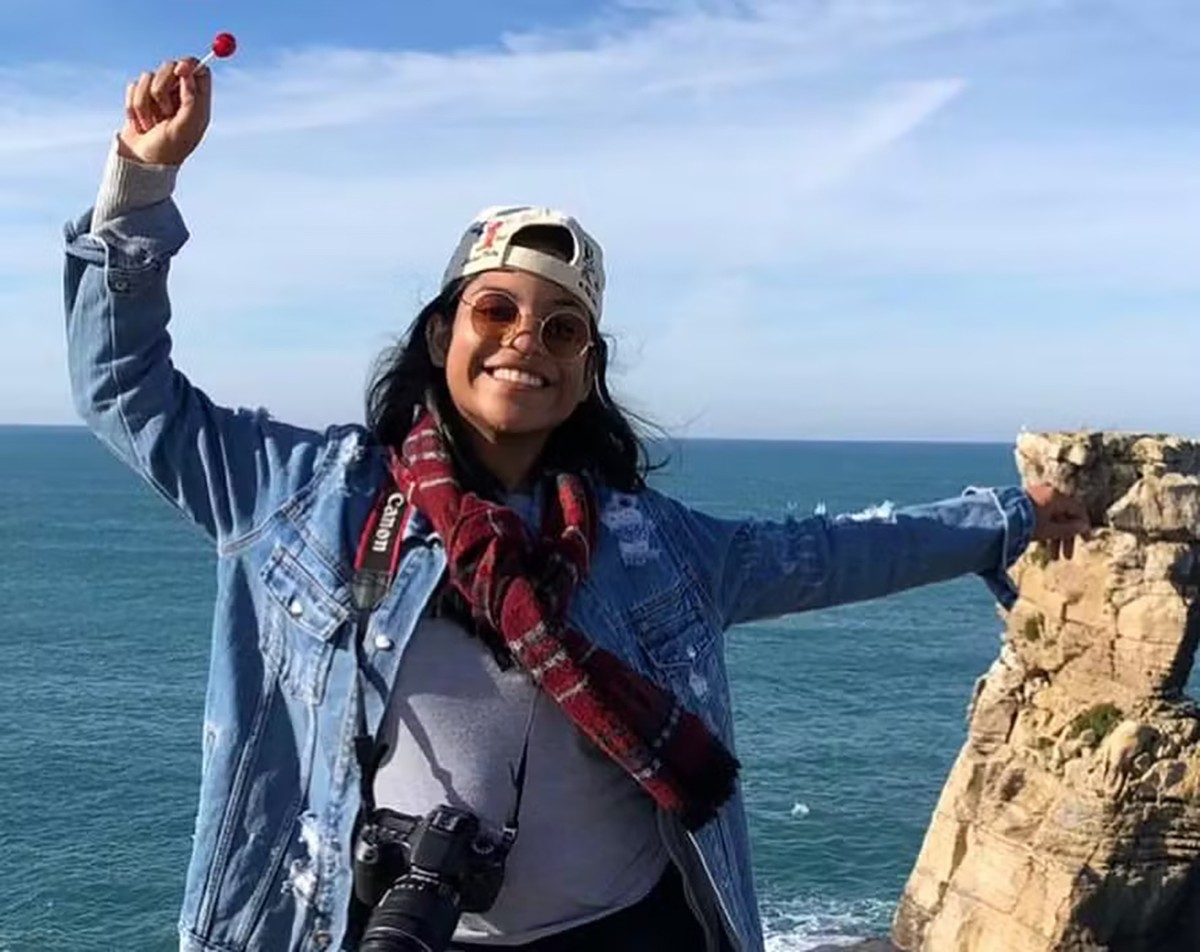 Personalidades lamentam morte de brasileira em trilha de vulcão na Indonésia Juliana Marins, brasileira que caiu durante trilha em vulcão na Indonésia (Foto: Reprodução da internet)