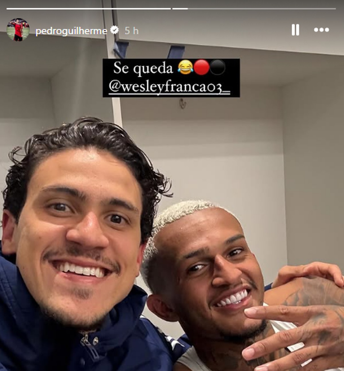 Pedro faz referência a meme de Piqué ao se fotografar com Wesley, que vai para a Roma Pedro posta foto ao lado de Wesley (Foto: Reprodução/Instagram)