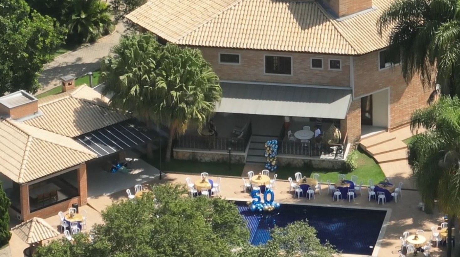 Cena dos preparativos para festa de aniversário de China em uma chácara de Araçoiaba da Serra (Foto: Reprodução)
