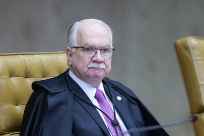 Fachin impõe multa a homem que exigiu retratação de Cármen Lúcia após declaração STF. Fachin defende o uso de câmeras corporais e veta disparos feitos de helicópteros (Foto: Arquivo/STF)