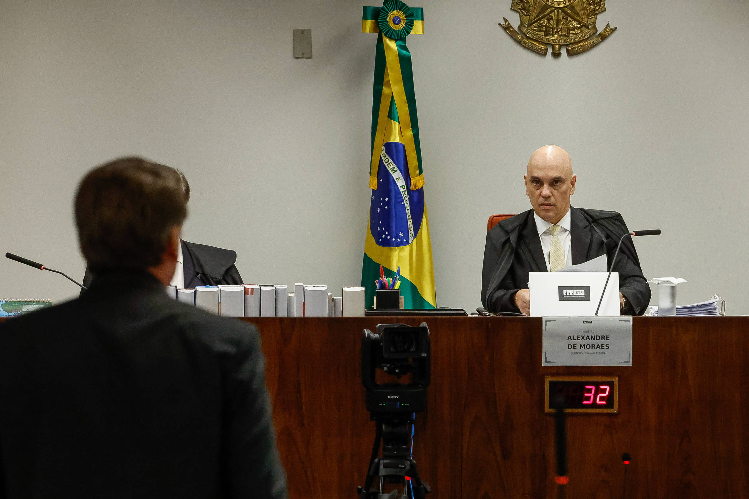 O ex-presidente Jair Bolsonaro é interrogado pelo ministro do STF Alexandre de Moraes na ação da trama golpista. (Foto: Pedro Ladeira - 10.jun.25/Folhapress)
