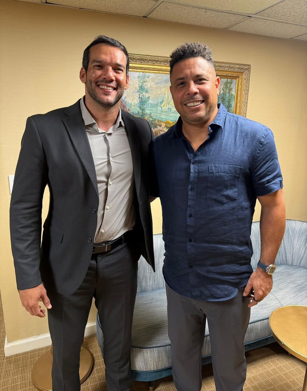 Ronaldo se reúne com presidente da CBF e mantém diálogo aberto sobre futebol Ronaldo se reúne com presidente da CBF e mantém diálogo aberto sobre futebol