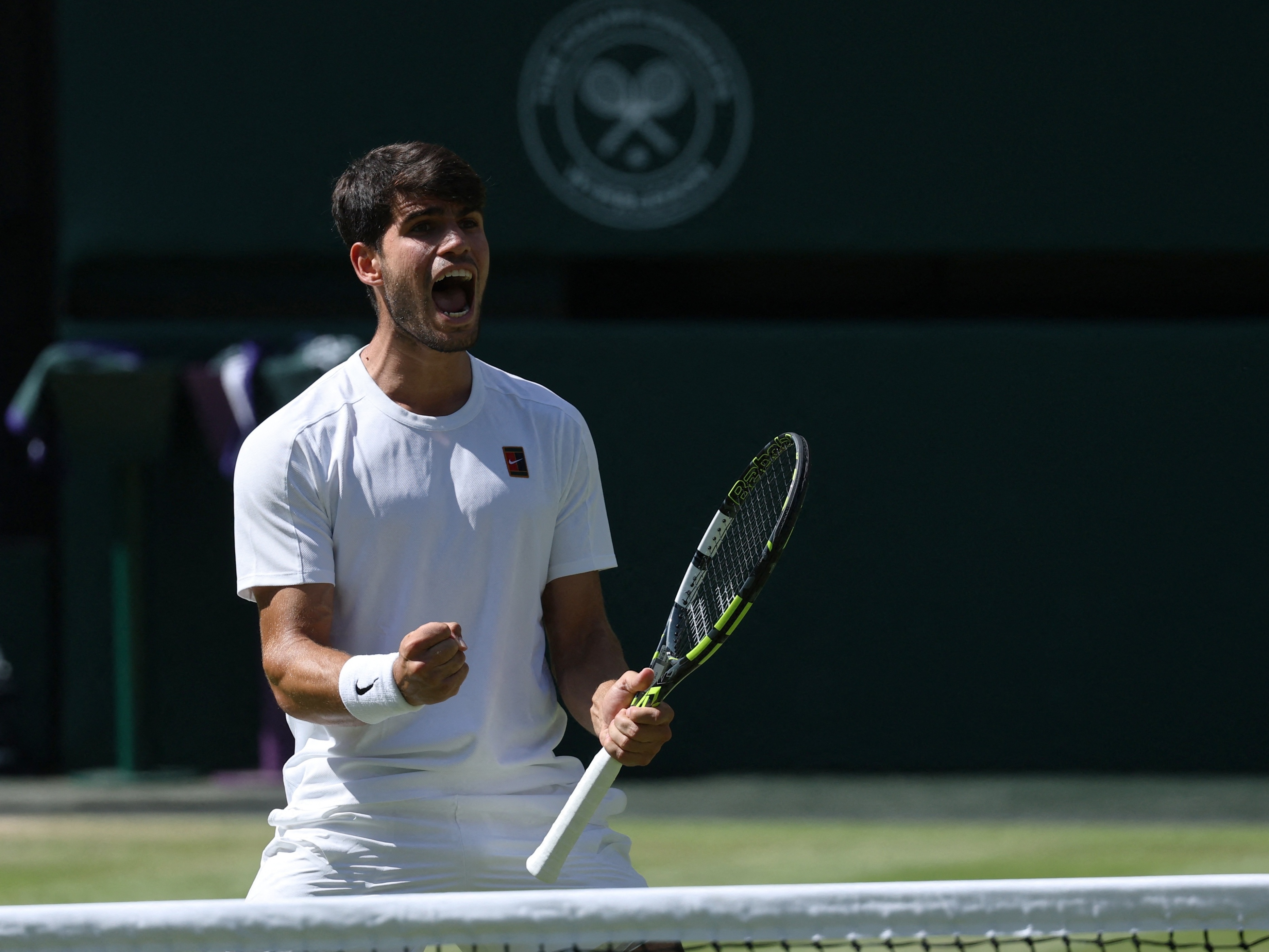 Alcaraz avança à final de Wimbledon e busca o terceiro título consecutivo Alcaraz avança à final de Wimbledon e busca o terceiro título consecutivo