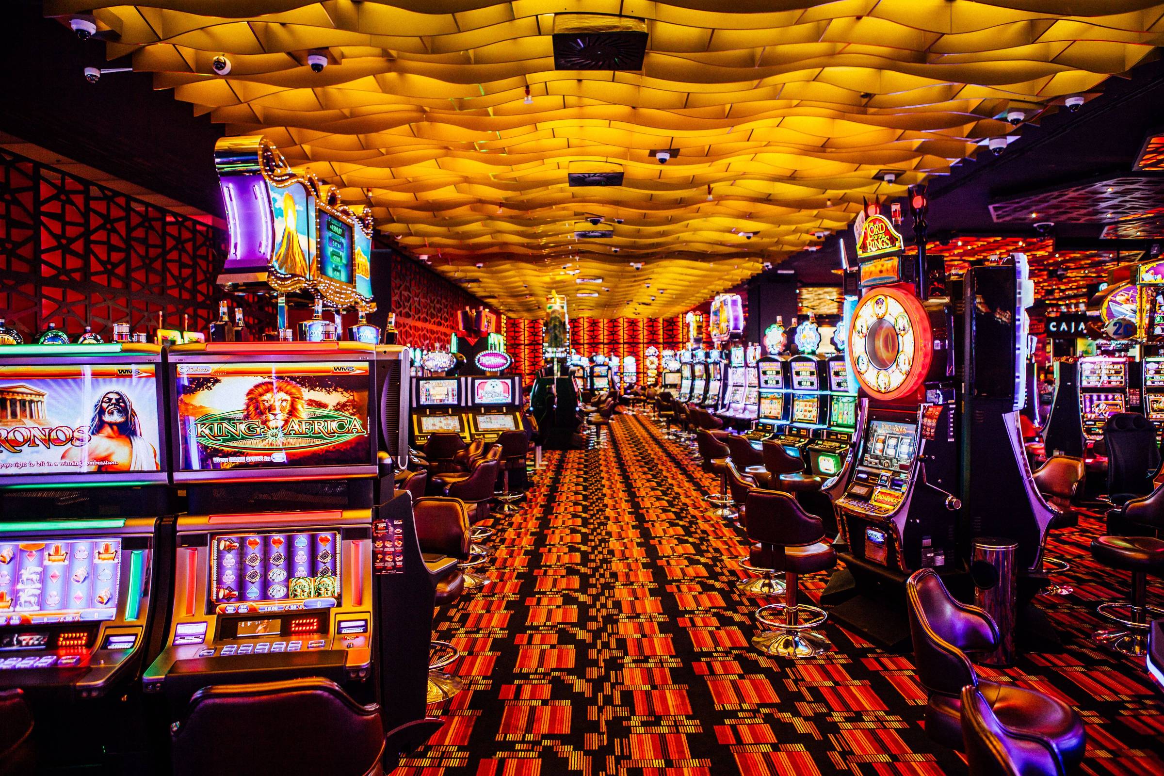 Senado analisa mudanças com a possível legalização de bingos e cassinos no Brasil Cassino no hotel Conrad, em Punta del Este, no Uruguai (Foto: Elvis Pereira - 22.abr.17/Folhapress)