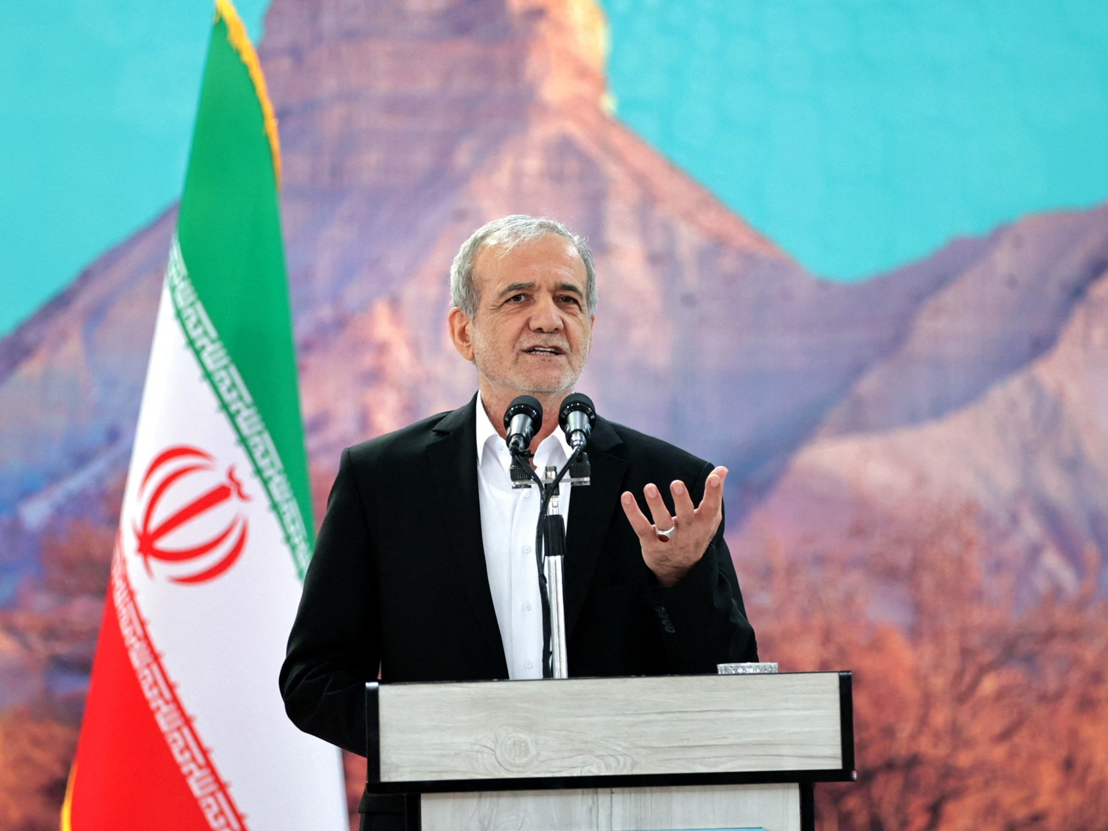 Irã confirma ferimentos do presidente após ataque aéreo de Israel Presidente do Irã, Masoud Pezeshkian, durante audiência em Ilam, no Irã (Foto: Site da Presidência do Irã/Wana - West Asia News Agency)