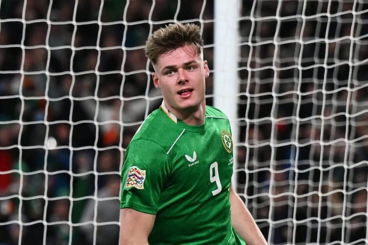 Roma busca fechar acordo para contratar Evan Ferguson, do Brighton, por empréstimo Foto: Reprodução/The Athletic UK