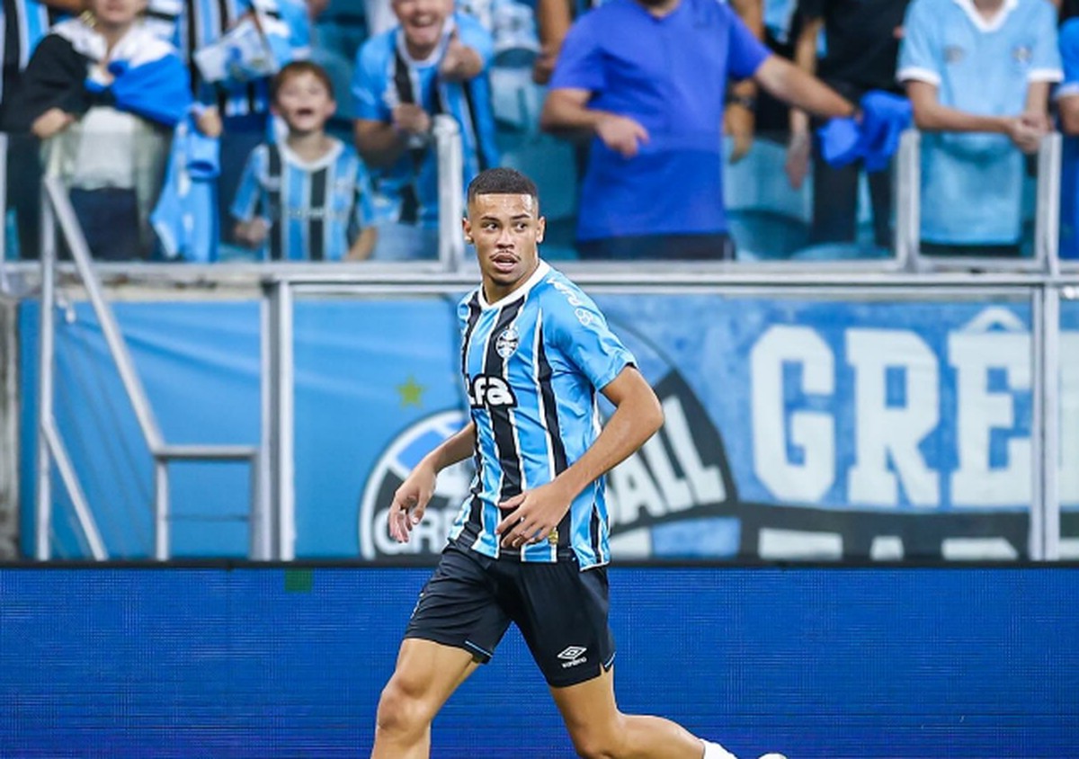 Grêmio pode negociar jovem por até R$ 390 milhões com o Southampton Alysson, de 19 anos, é considerado uma das principais promessas brasileiras (Foto: Reprodução/Instagram)