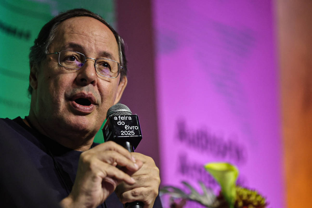O autor Eduardo Giannetti durante bate papo na Feira do Livro de São Paulo. (Foto: Rafaela Araújo/Folhapress)