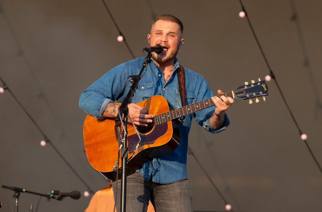 Novas músicas country imperdíveis: descubra os lançamentos de Zach Bryan e mais A seleção de novas músicas desta semana inclui faixas de Lauren Watkins, Tray Wellington, Zach Bryan, Gabriella Rose e mais. (Foto: Reprodução)