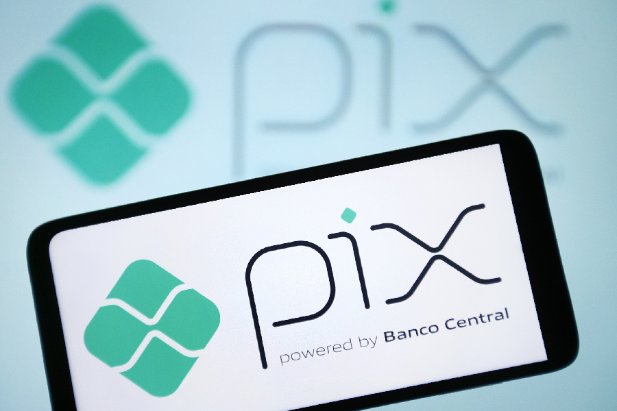 Governo dos EUA observa rivalidade entre cartões de crédito e sistema Pix Pix, o sistema de pagamentos público e gratuito do Banco Central (Foto: Pavlo Gonchar/SOPA Images/LightRocket/Getty Images)