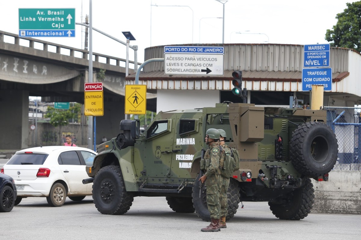 Rio de Janeiro planeja apoio das Forças Armadas para retomar áreas dominadas pelo crime Operação de Garantia da Lei e da Ordem (GLO) em portos e aeroportos do Rio de Janeiro em 2023 (Foto: Fabiano Rocha / Agência O Globo)