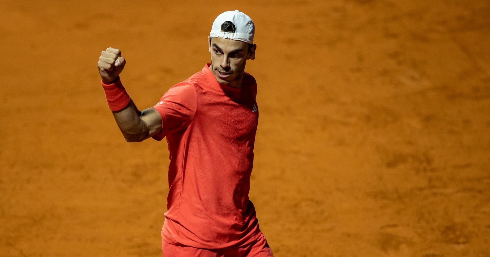 Cerúndolo vence Fognini em Monte Carlo e se prepara para duelo contra Alcaraz no saibro