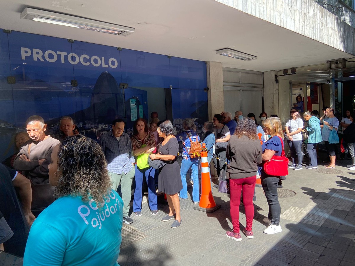 Jaé discute melhorias no sistema após problemas enfrentados pela população Corrida aos postos do Jaé (Foto: Pedro Tinoco)