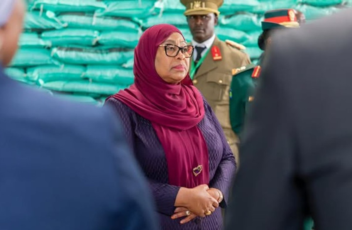 Acidente na Tanzânia resulta em 38 mortos e 28 feridos em rodovia movimentada Presidente do país, Samia Suluhu Hassan, comunicou e lamentou a tragédia neste domingo (Foto: Reprodução/redes sociais)