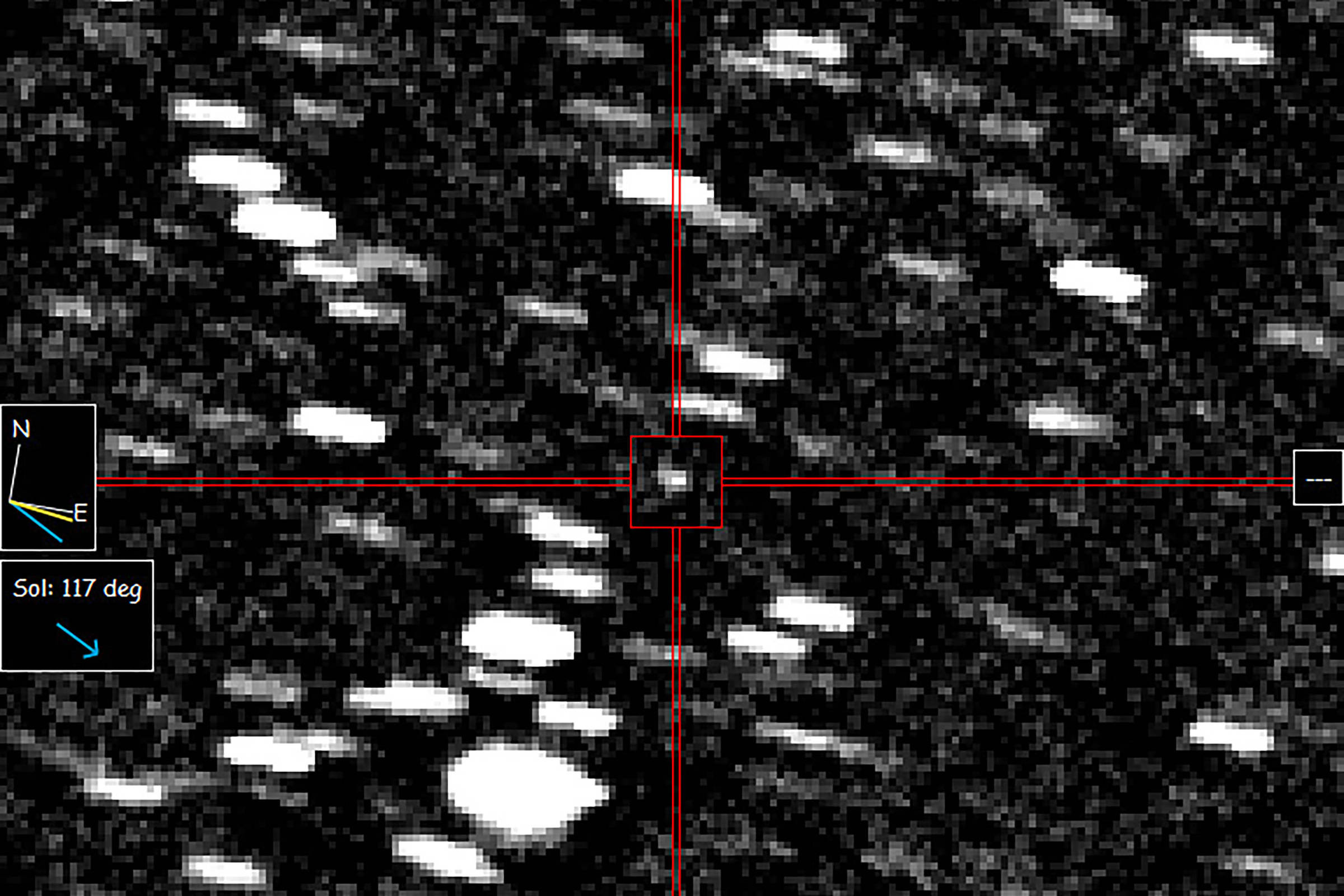 Astrônomos identificam objeto interestelar no Sistema Solar pela primeira vez Objeto A11pl3Z no centro da imagem, em registro feito pelo engenheiro David Rankin, do programa Catalina Sky Survey, na Universidade do Arizona (Foto: David Rankin/Observatório Saguaro via The New York Times)