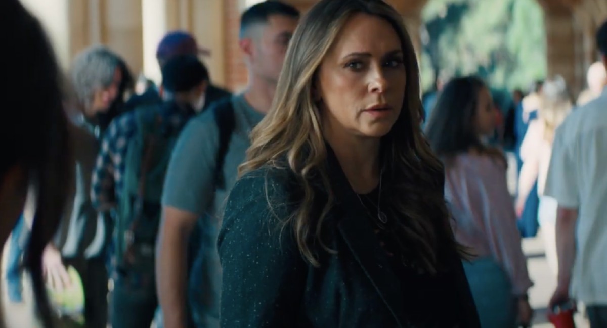 Filmes clássicos como 'Jurassic Park' e 'Pânico' ganham sequências até 2026 Eu Sei O Que Vocês Fizeram no Verão Passado estreia nesta semana nos cinemas e traz Jennifer Love-Hewitt de volta às telonas (Foto: Divulgação)