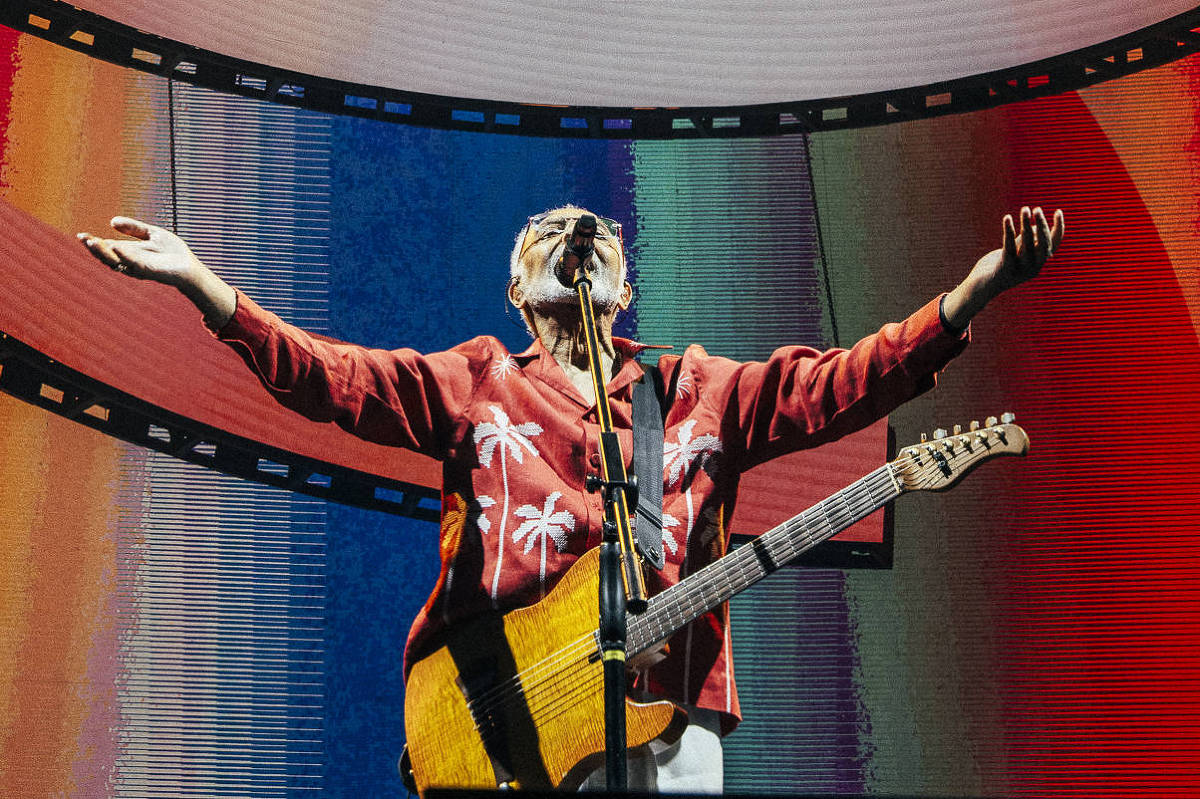 Gilberto Gil durante show da turnê 'Tempo Rei' (Foto: @pridiabr/Divulgação)