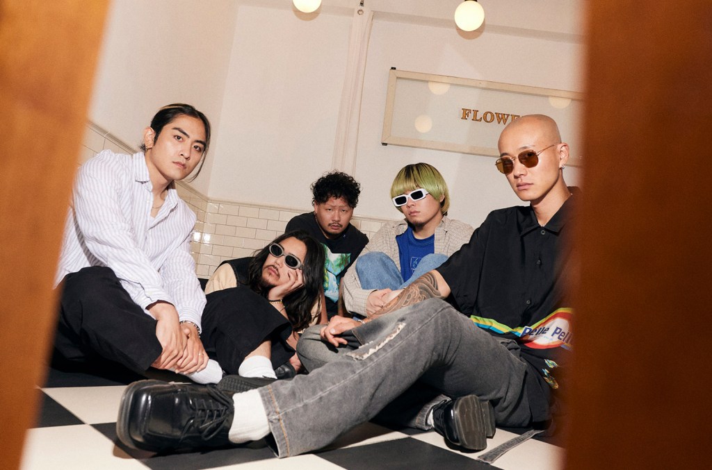 Kroi fala sobre a abertura de 'Sakamoto Days' e sua mentalidade atual Kroi, uma banda japonesa de rock alternativo, lançou um novo single chamado “Method” em 16 de julho. (Foto: Reprodução)