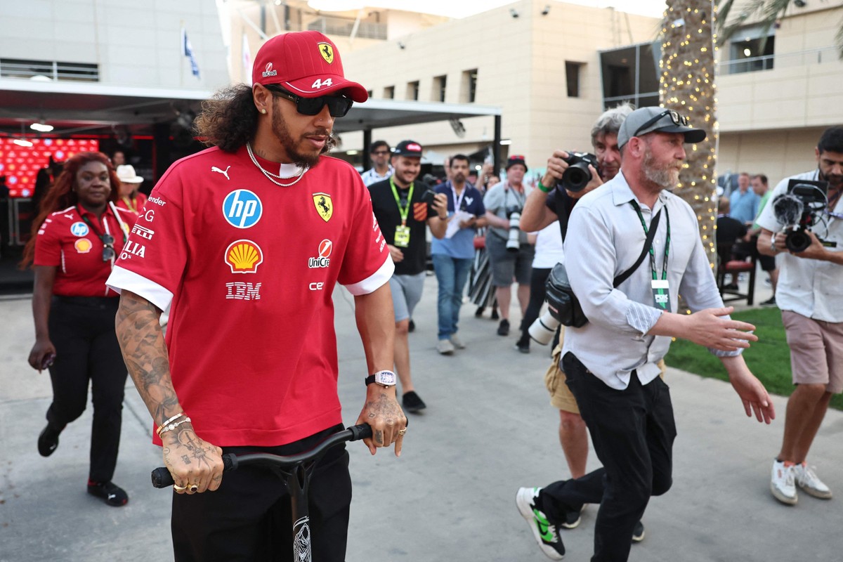 O britânico Lewis Hamilton é piloto da Ferrari (Foto: Fadel Senna/AFP)