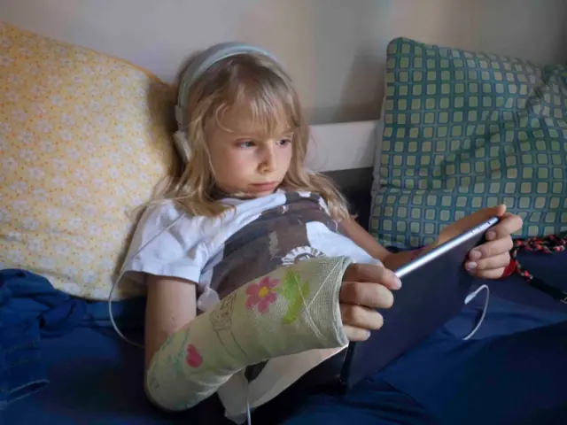 Entender o impacto do tempo de tela no cérebro infantil é mais complexo do que se imagina Entender o impacto do tempo de tela no cérebro infantil é mais complexo do que se imagina