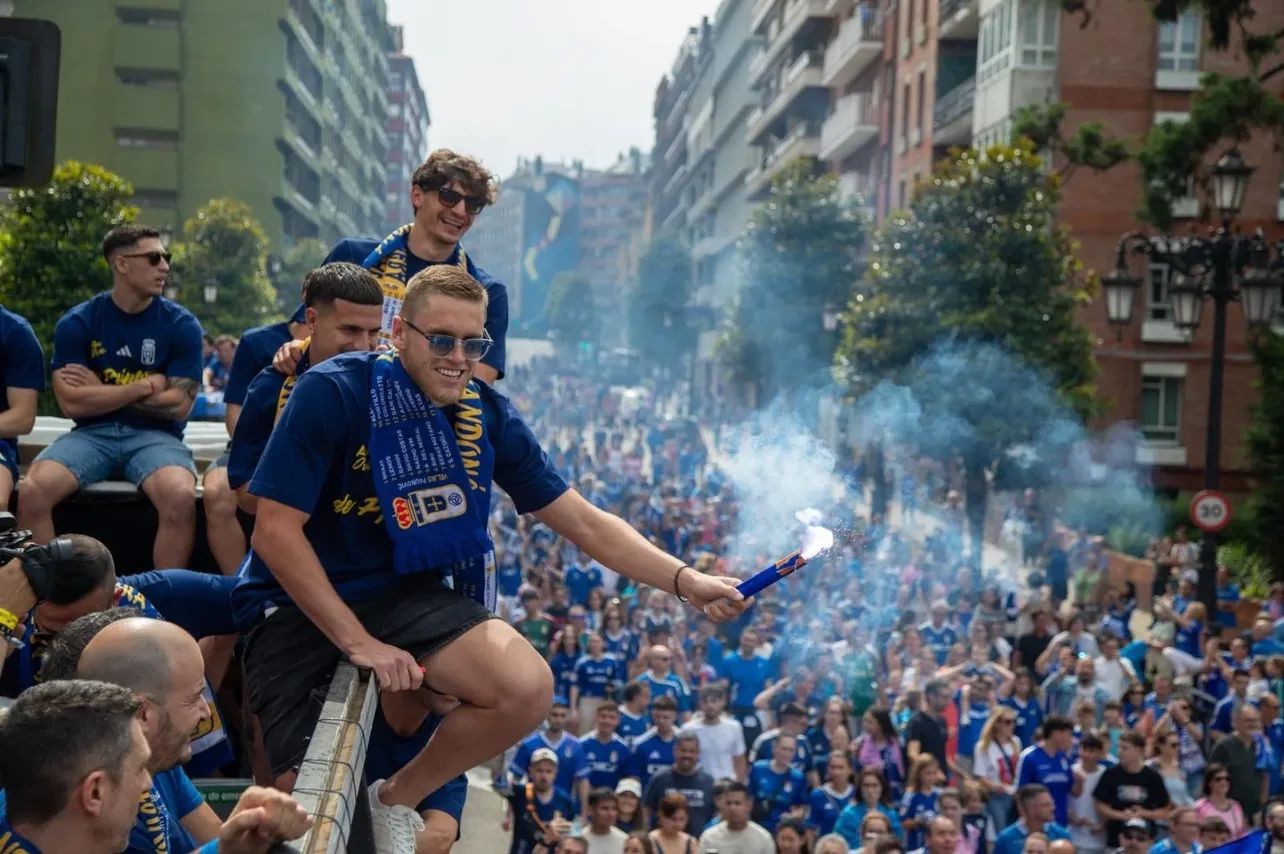 Alemão brilha e se torna artilheiro no retorno do Oviedo à primeira divisão Foto: Reprodução