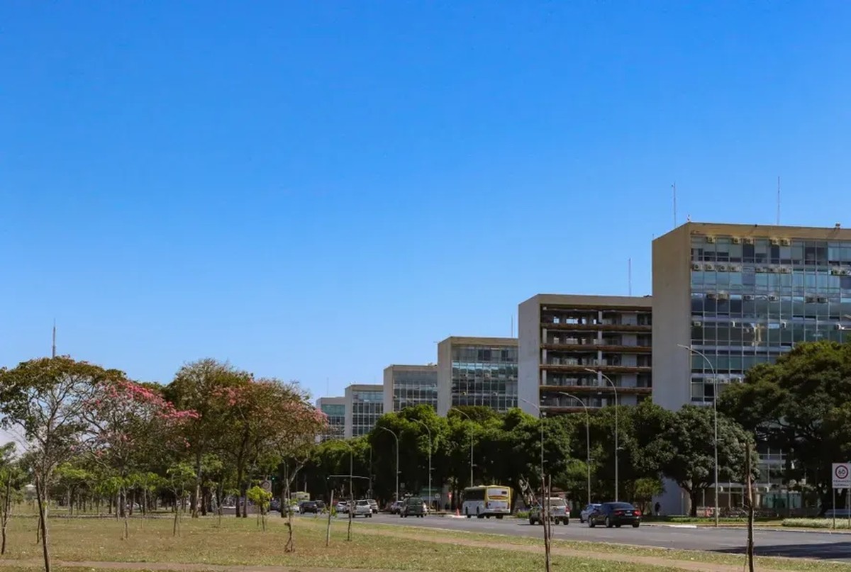 Serviço público deve incluir mais mulheres para promover mudanças significativas Esplanada dos Ministérios, em Brasília (Foto: Antônio Cruz/Agência Brasil)