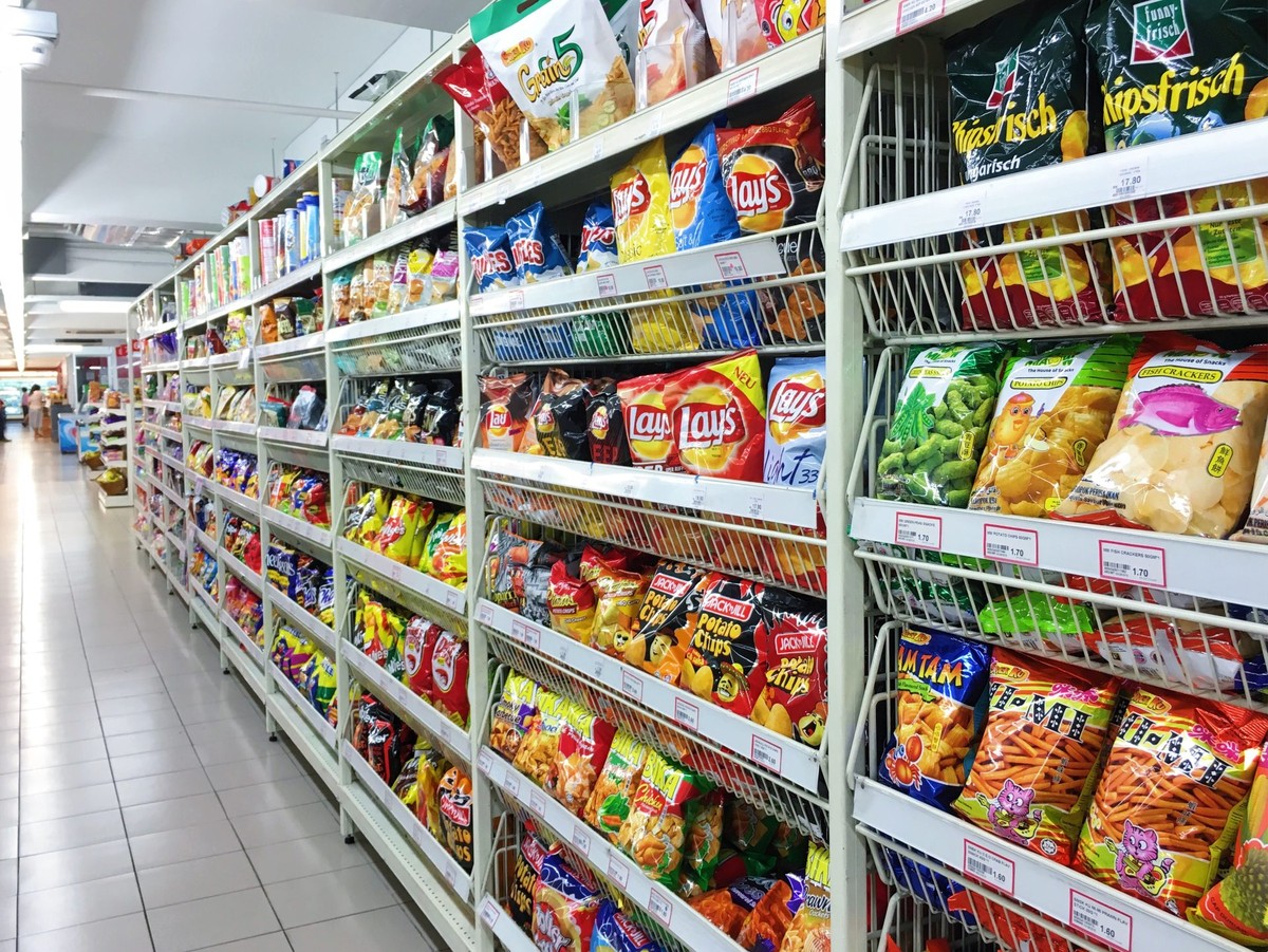 Alimentos revelam segredos ocultos que podem surpreender consumidores Rótulos hoje exibem avisos sobre gorduras e sódio, mas informações sobre aditivos são escassas — Foto: PxHere