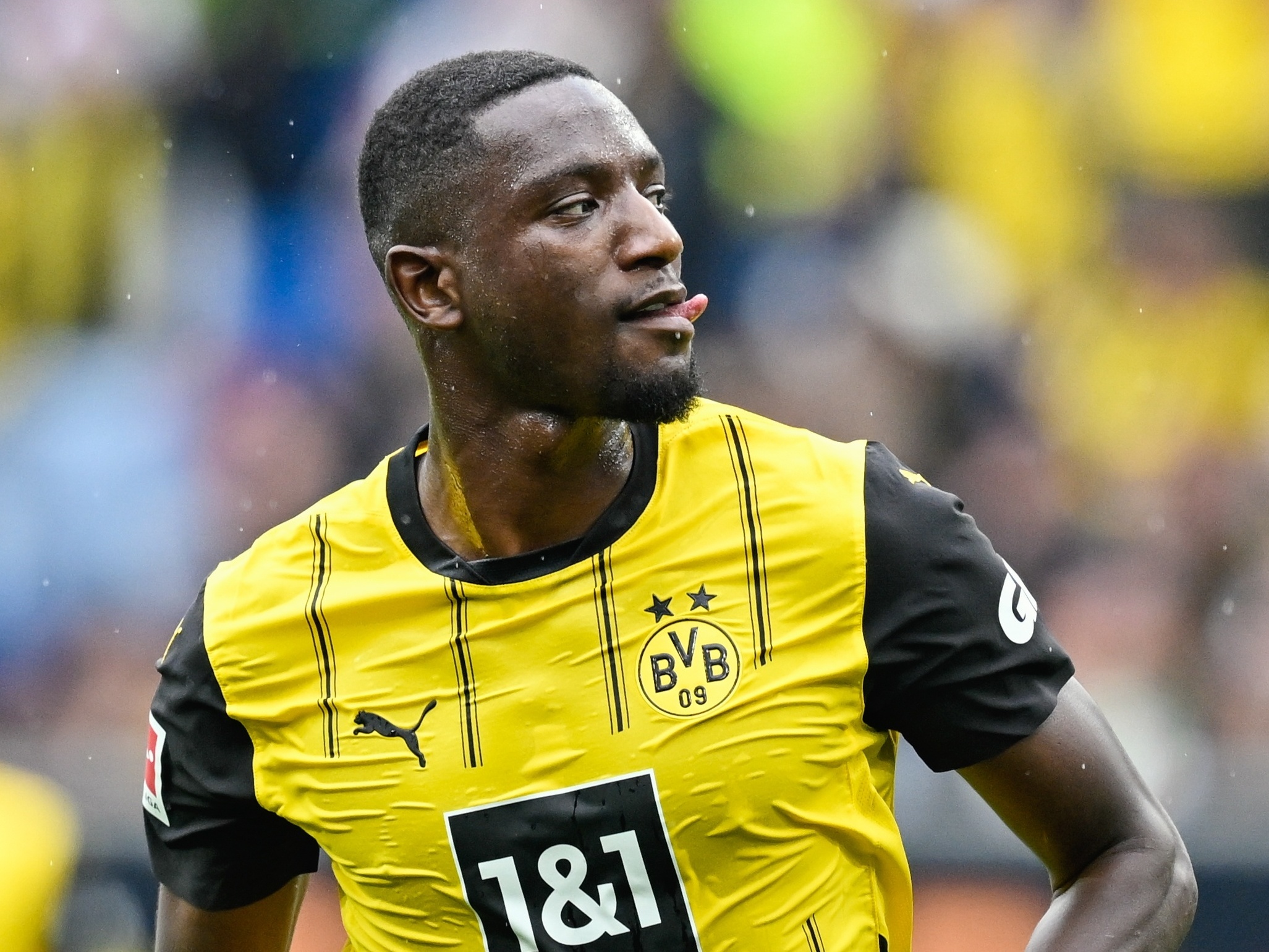 Guirassy comemora gol marcado pelo Borussia Dortmund no Campeonato Alemão (Foto: picture alliance/dpa/picture alliance via Getty I)