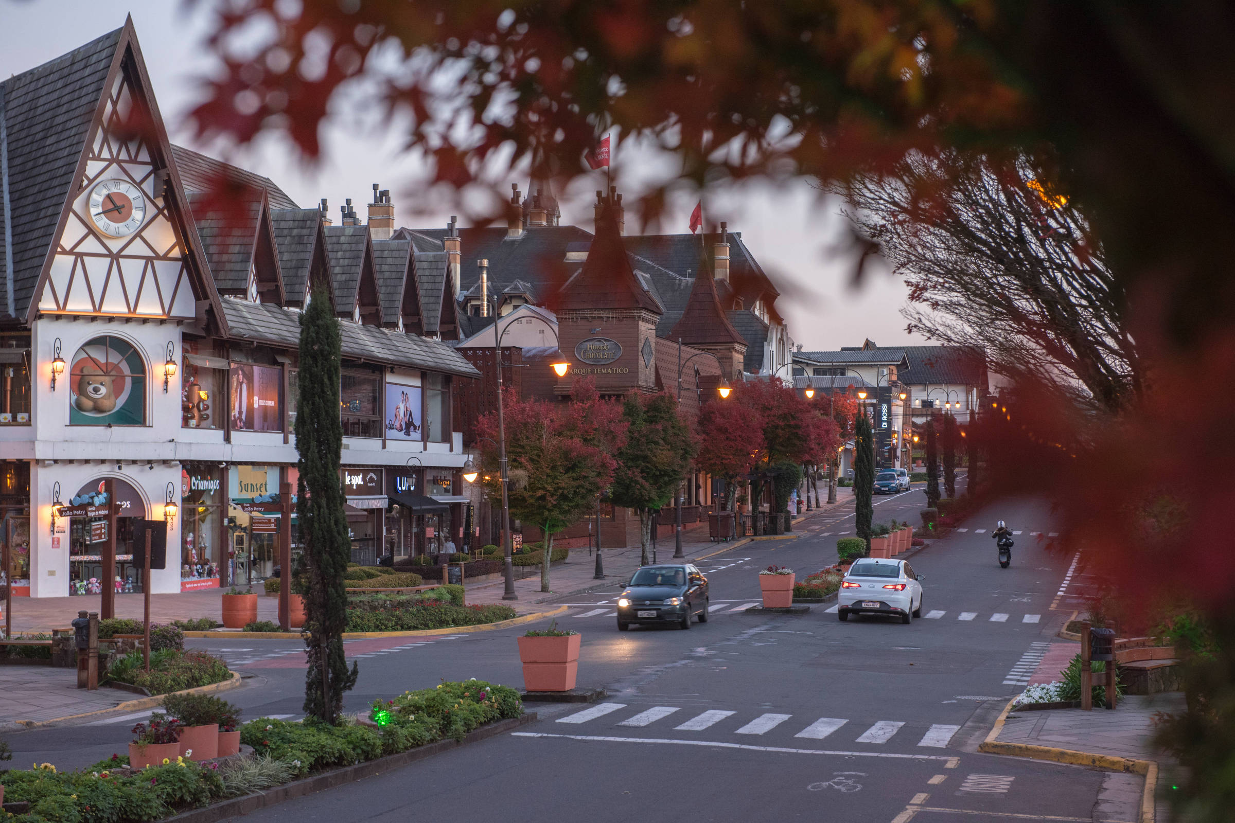 Campos do Jordão e Gramado disputam a preferência dos paulistanos no inverno Gramado segue como forte concorrente de Campos do Jordão na preferência dos turistas, apesar das enchentes que afetaram o Rio Grande do Sul. (Foto: Rafael Cavalli/Divulgação)
