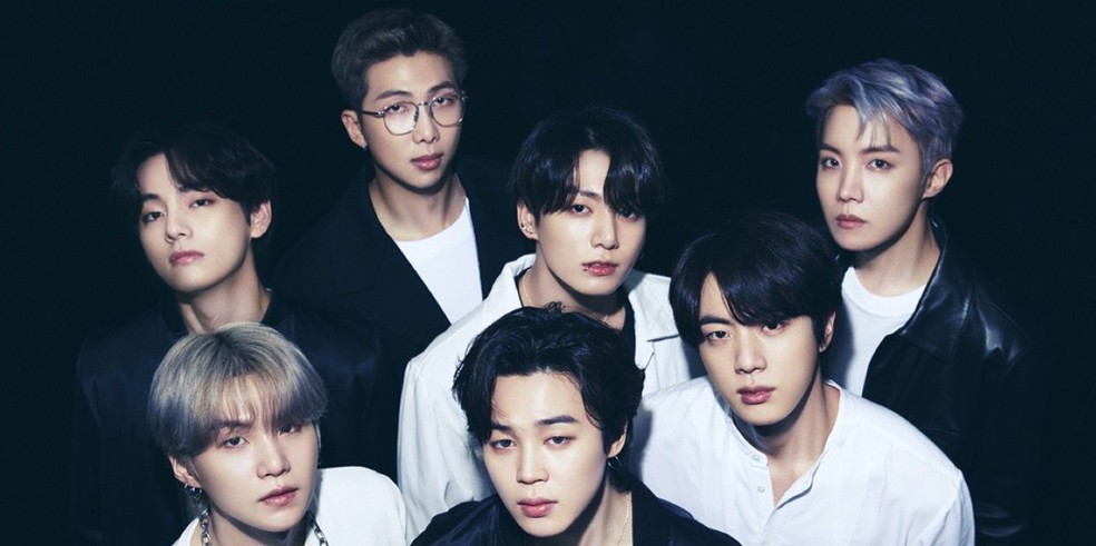 Baleia de 52 hertz do videoclipe e membros do grupo sul-coreano BTS. (Foto: Reprodução internet)