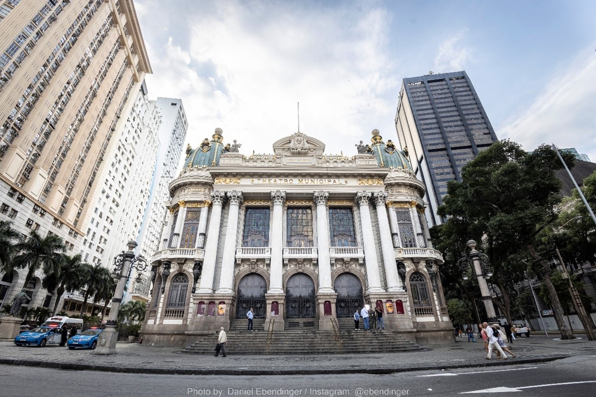 'Ópera do Meio-Dia' retorna ao Theatro Municipal com novas apresentações Fachada do Theatro Municipal (Foto: Daniel Ebendinger/Divulgação)