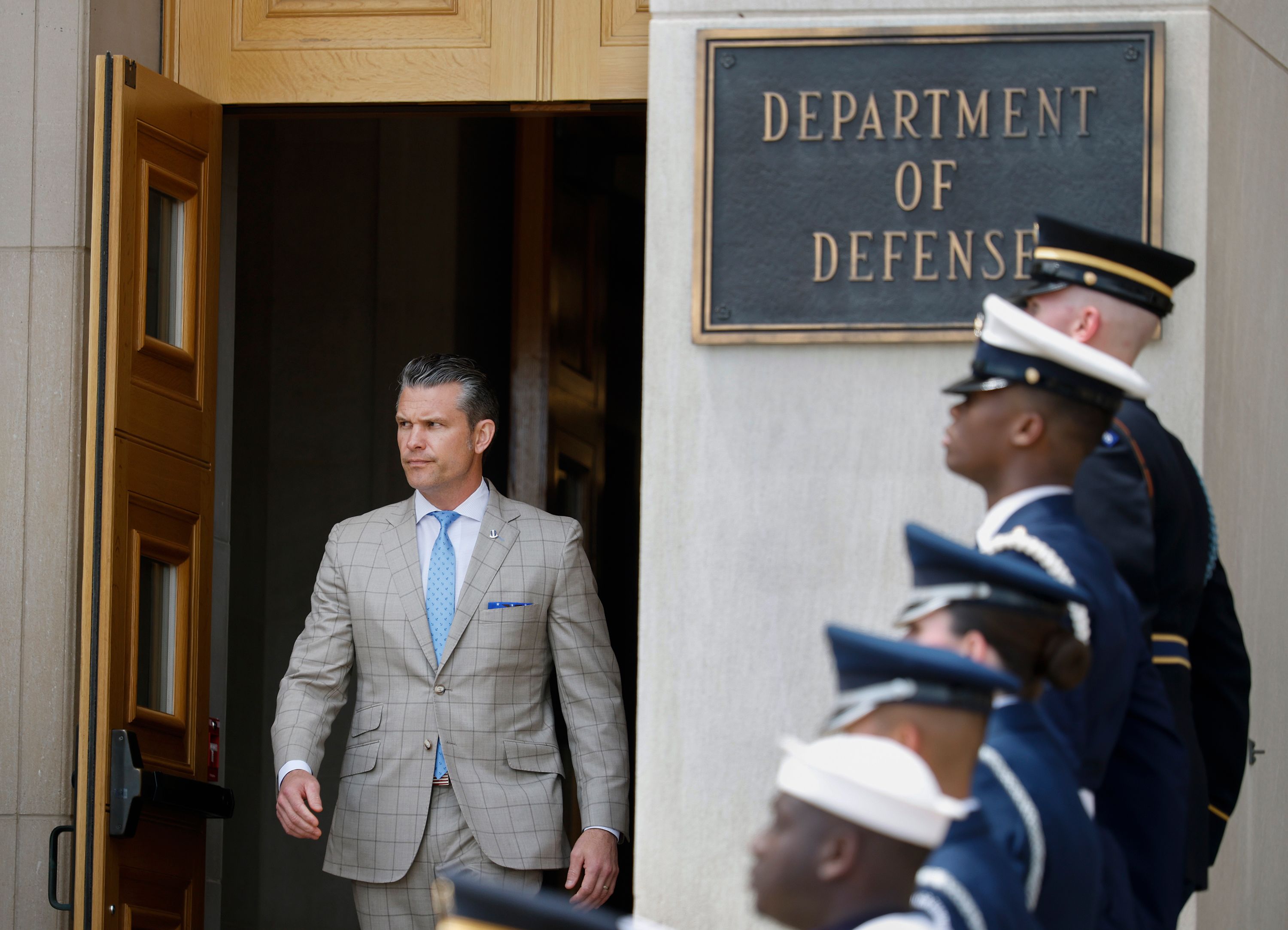 Hegseth suspende envio de armas à Ucrânia sem avisar a Casa Branca Kevin Dietsch/Getty Images